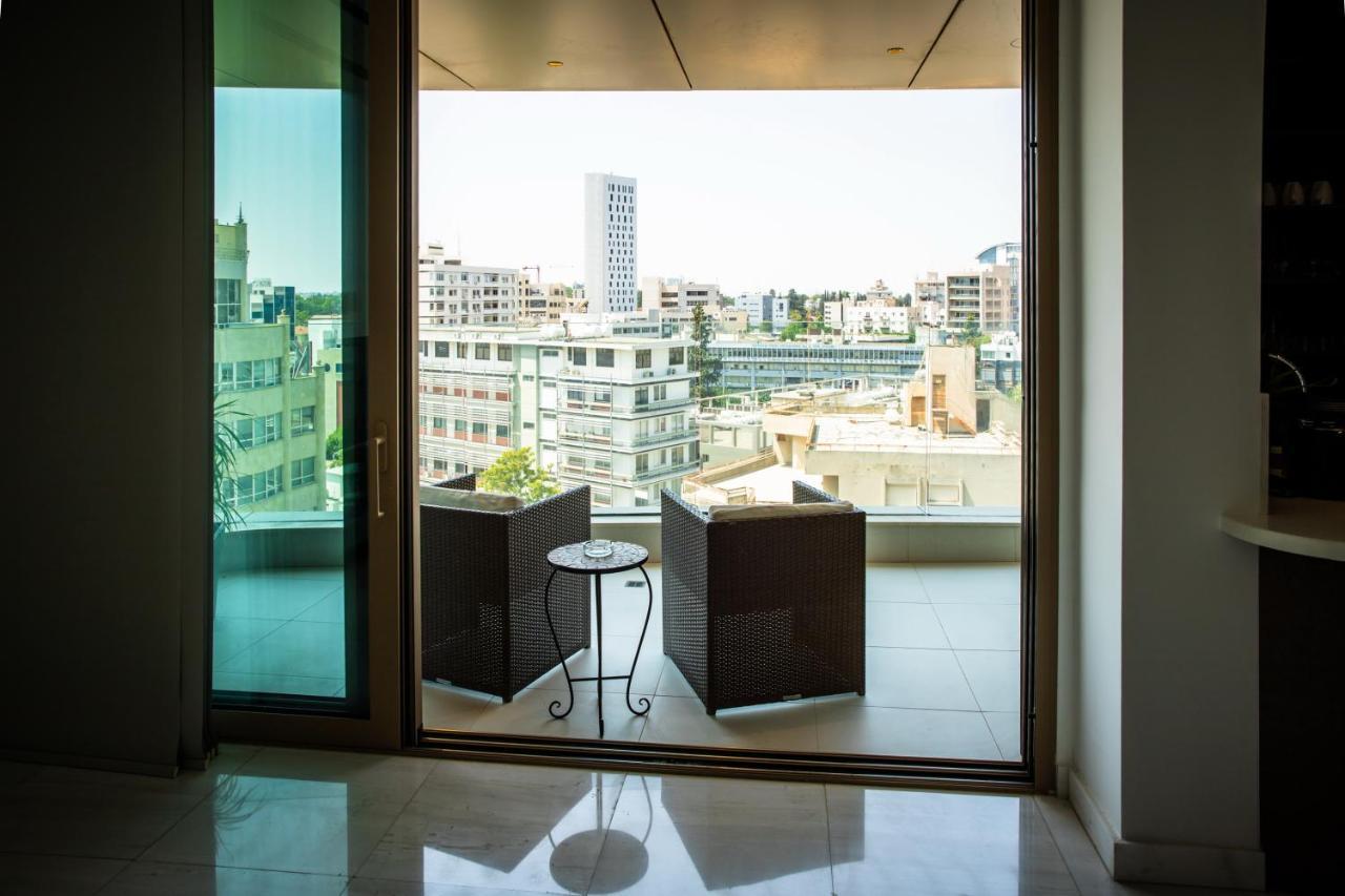 Phaedrus Living: 360 Tower Luxury Flat Lejlighed Nicosia Eksteriør billede