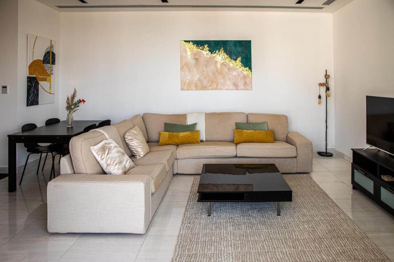 Phaedrus Living: 360 Tower Luxury Flat Lejlighed Nicosia Eksteriør billede