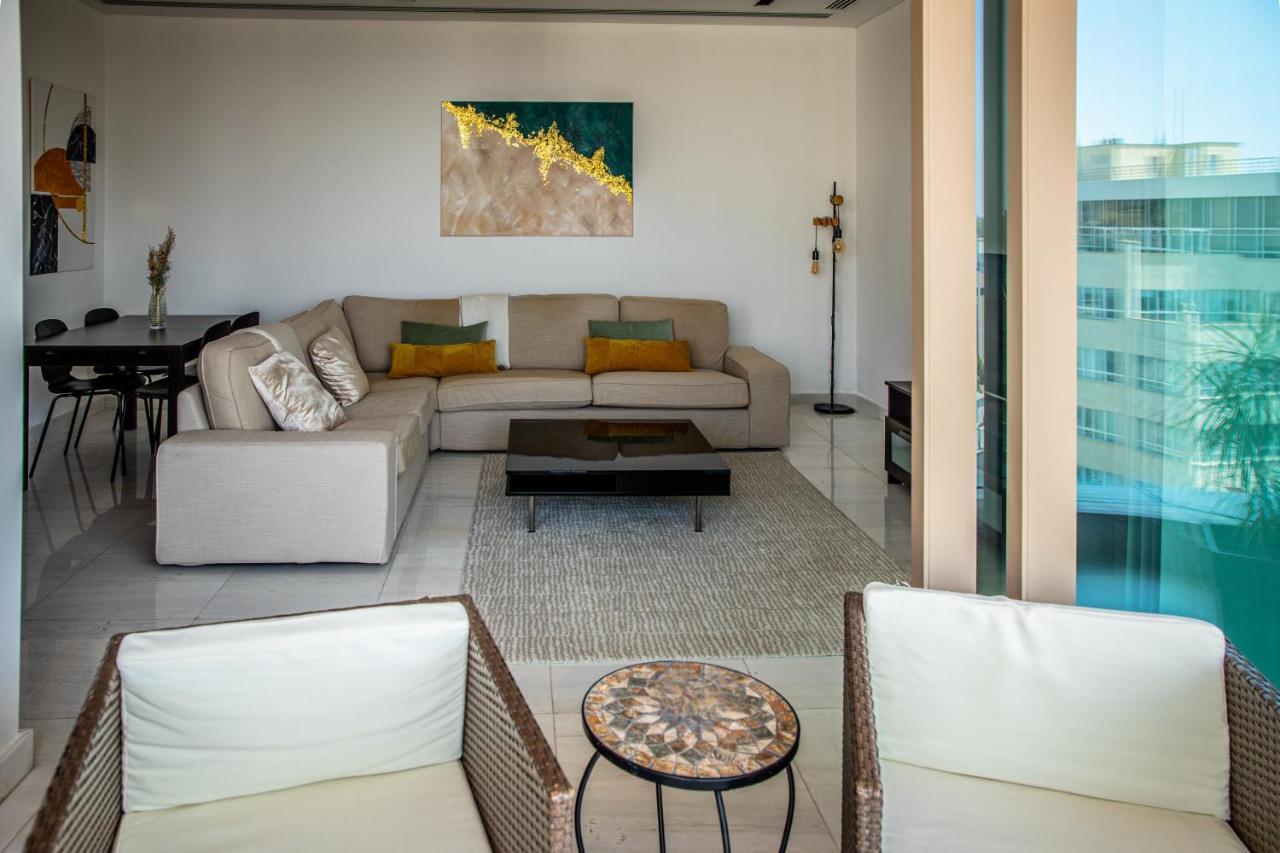 Phaedrus Living: 360 Tower Luxury Flat Lejlighed Nicosia Eksteriør billede